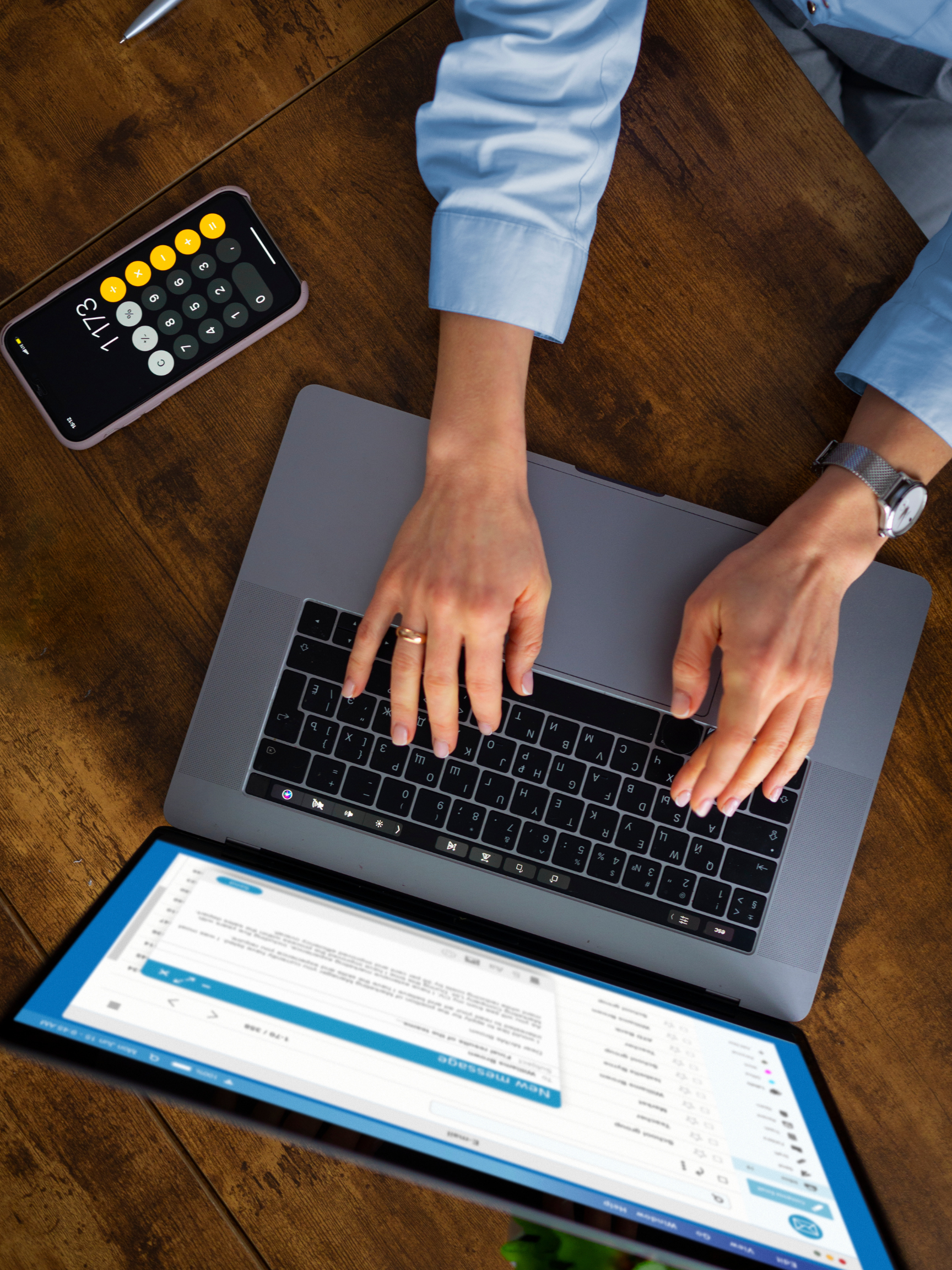 Formulario de solicitud para igualas contables y fiscales con el equipo de CGR Lawyer